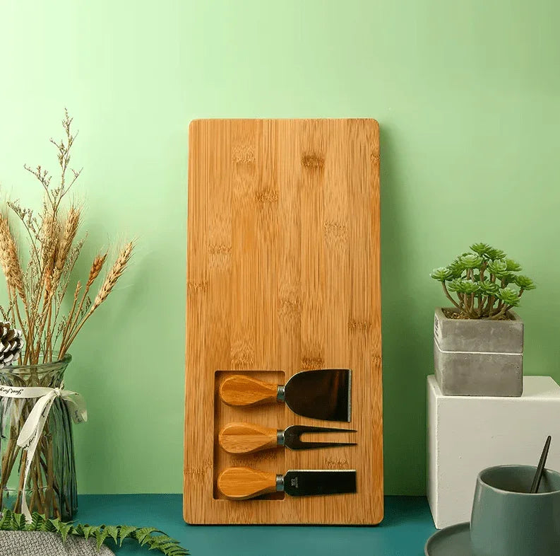 Bambus Käsebrett mit 3-teiligem Käsebesteck - 36 × 18 cm