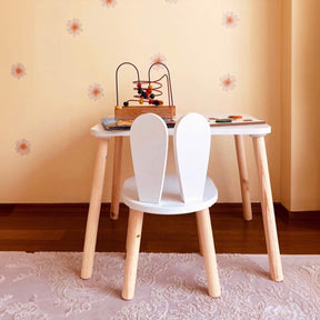COZYCOLLECTIONS Kindertisch-Set mit Tiermotiv-Stühlen aus Naturholz