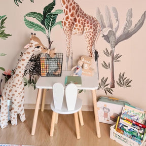 COZYCOLLECTIONS Kindertisch-Set mit Tiermotiv-Stühlen aus Naturholz