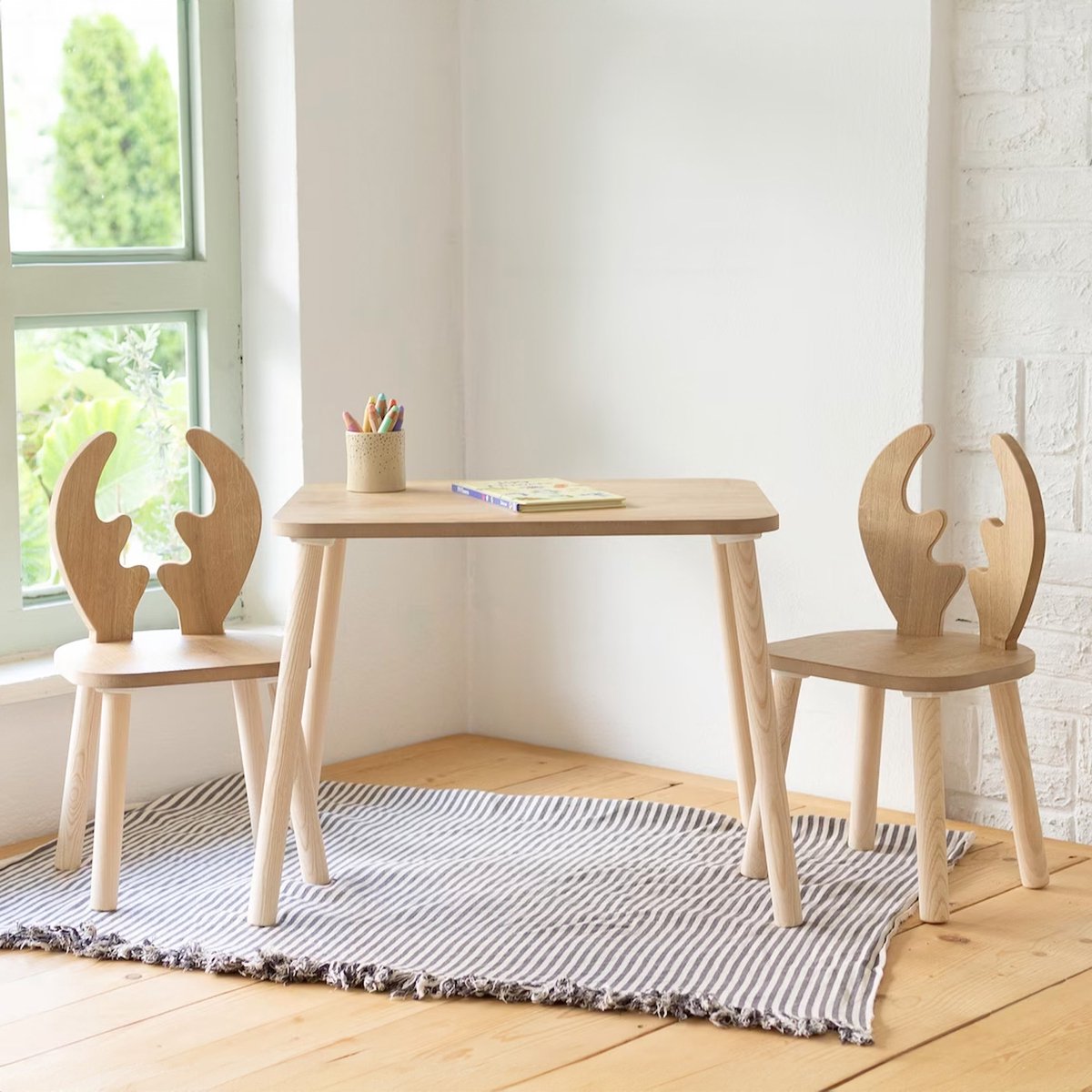 COZYCOLLECTIONS Kindertisch-Set mit Tiermotiv-Stühlen aus Naturholz