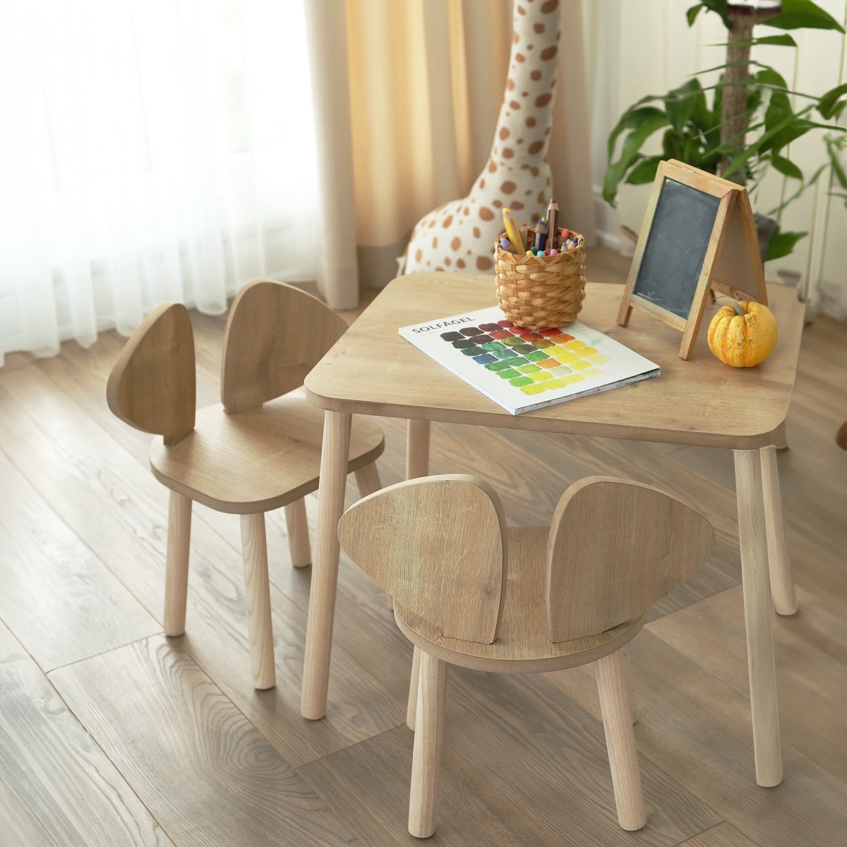 COZYCOLLECTIONS Kindertisch-Set mit Tiermotiv-Stühlen aus Naturholz
