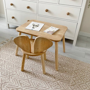COZYCOLLECTIONS Kindertisch-Set mit Tiermotiv-Stühlen aus Naturholz