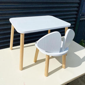 COZYCOLLECTIONS Kindertisch-Set mit Tiermotiv-Stühlen aus Naturholz
