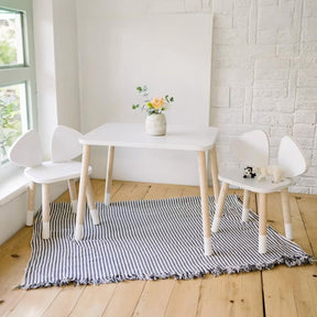 COZYCOLLECTIONS Kindertisch-Set mit Tiermotiv-Stühlen aus Naturholz