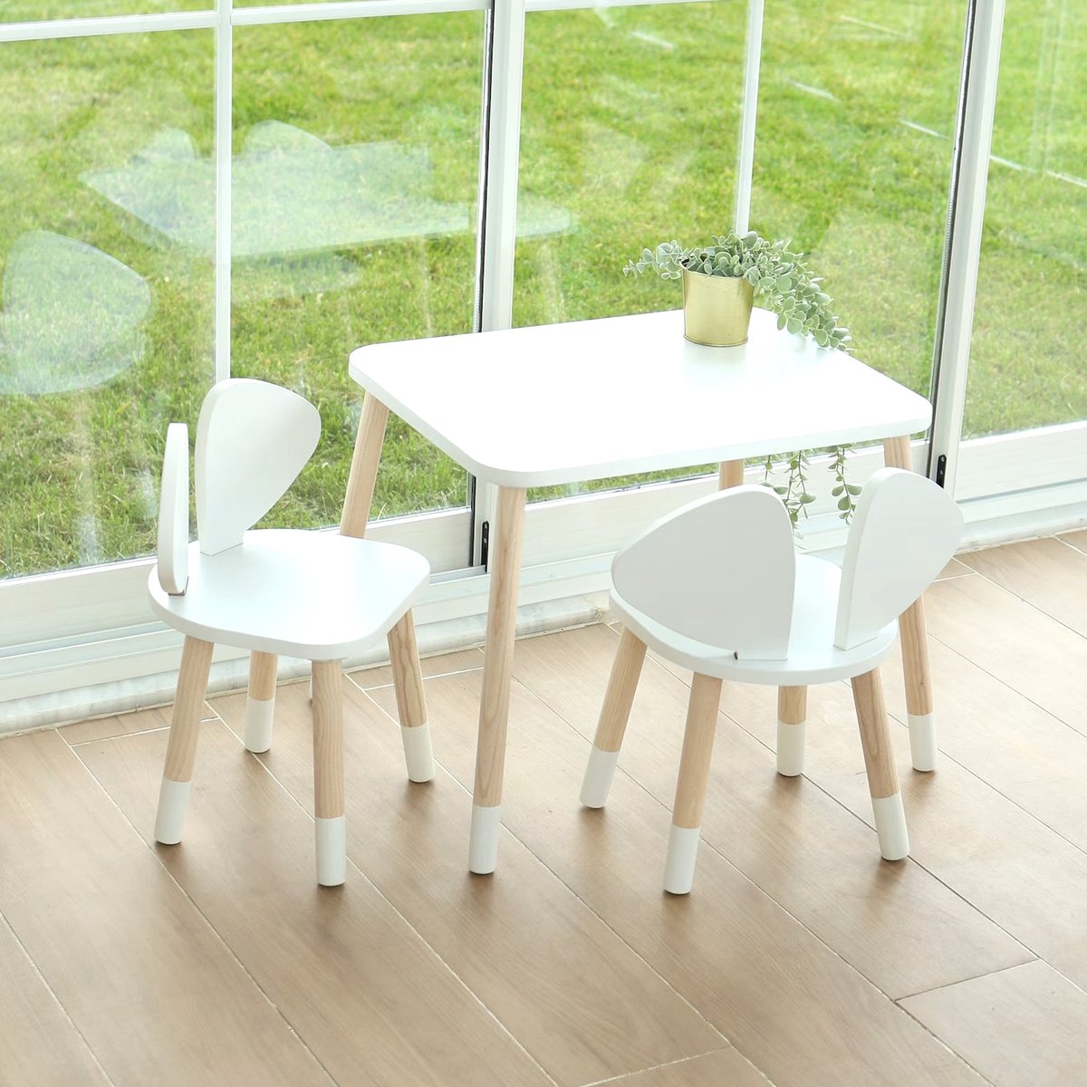 COZYCOLLECTIONS Kindertisch-Set mit Tiermotiv-Stühlen aus Naturholz