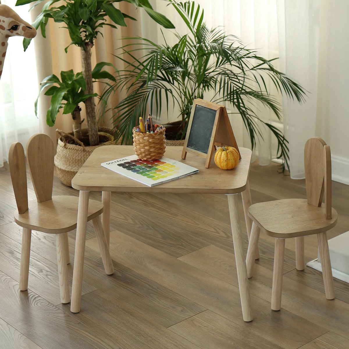 COZYCOLLECTIONS Kindertisch-Set mit Tiermotiv-Stühlen aus Naturholz