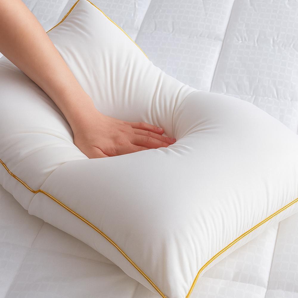 2 Stück goldverzierte Nano-Gel-Kissen mit goldfarbener Paspelierung, 1100 Gramm, 50 x 70 cm, Luxus-Hotelkissen