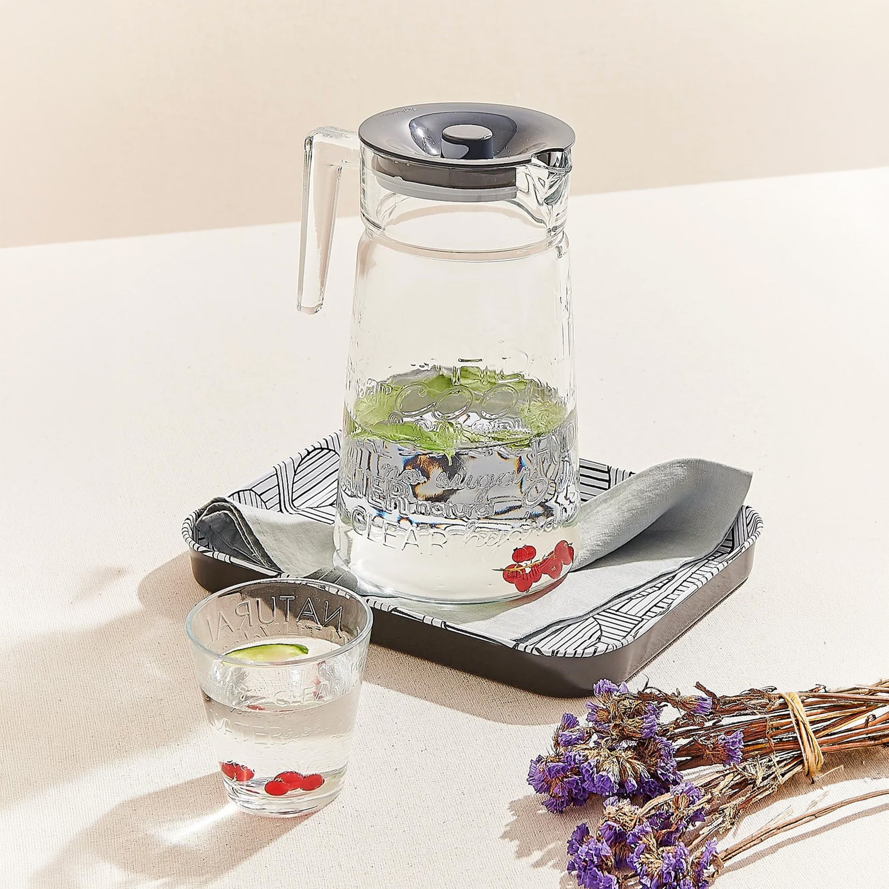 Pasabahce City Pop Glaskrug mit Deckel - 2 Liter, transparent