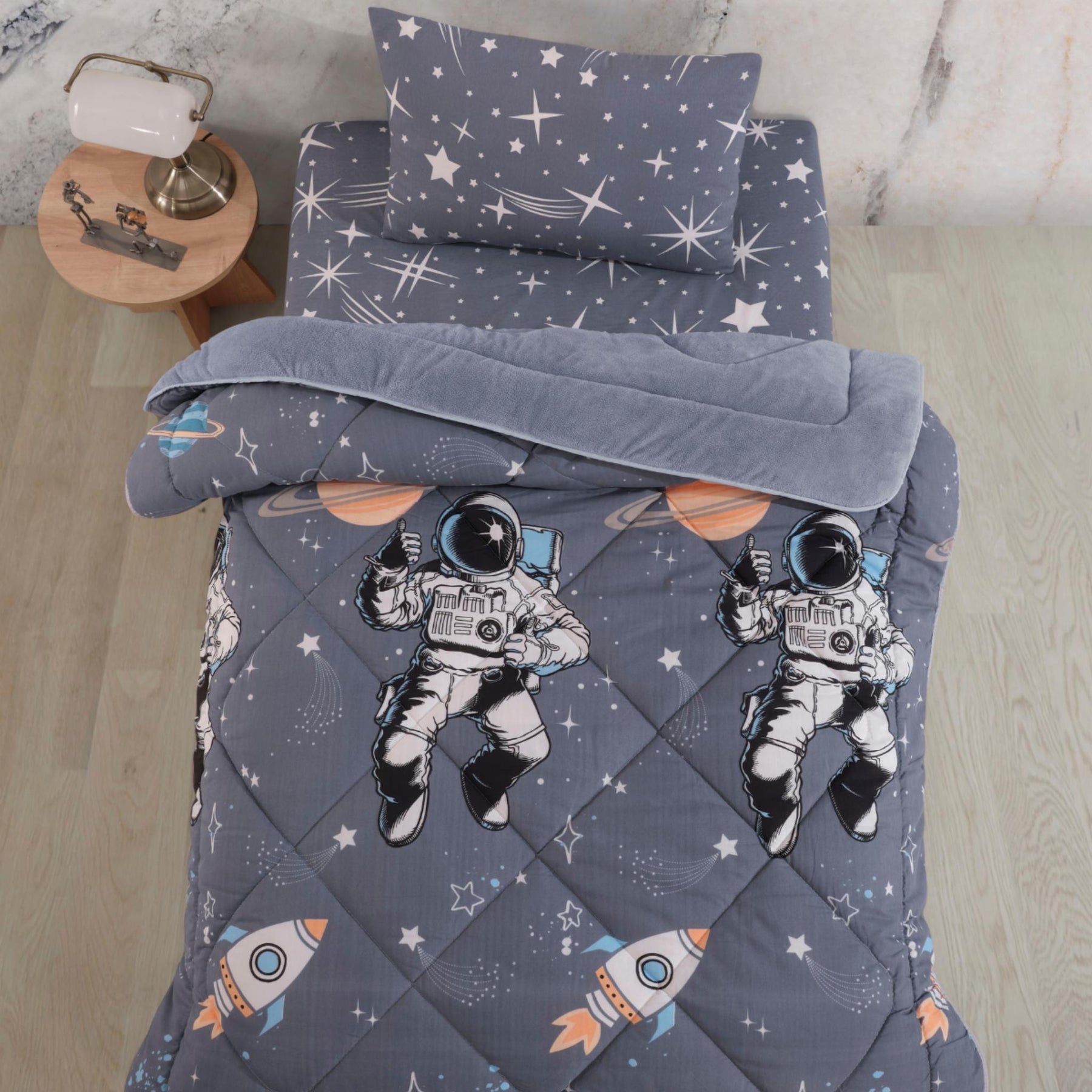 Lux Anti-Allergic Astronaut Patterned Child-Single Europäische Größe Double-Sided Quilt 135x200 cm