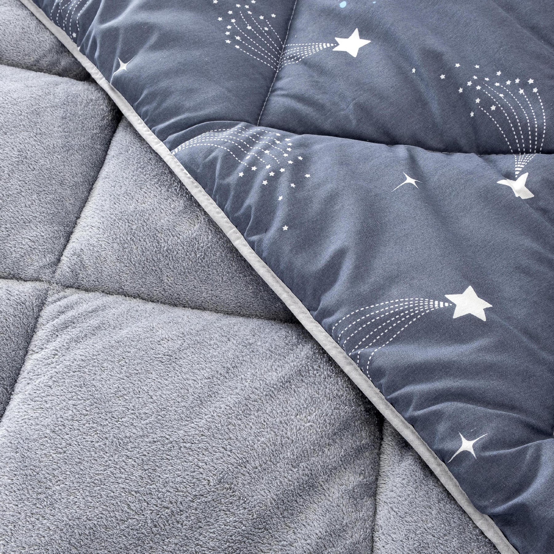 Lux Anti-Allergic Astronaut Patterned Child-Single Europäische Größe Double-Sided Quilt 135x200 cm