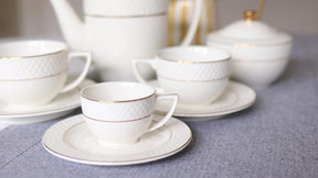 Wilmax Espressotasse mit Untertasse 90 ml Weiß Goldrand Porzellan 2er Set WL-880102400/AB2