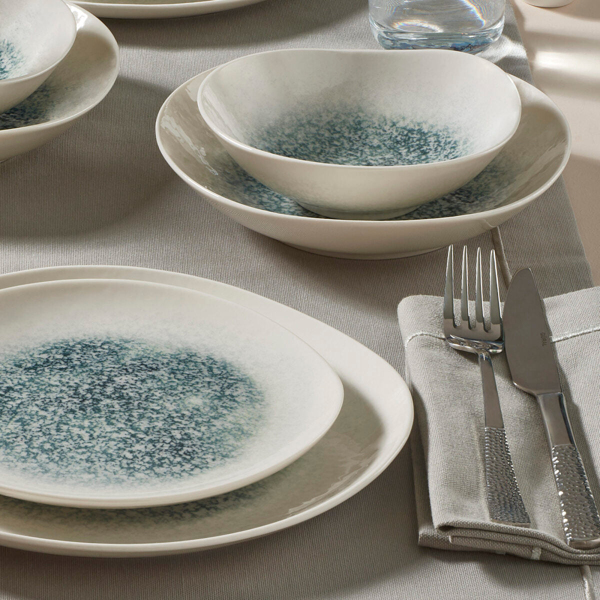 GÜRAL Roden Tafelservice 24-tlg., 6 Personen, Bone Porzellan, Creme mit blauer Struktur