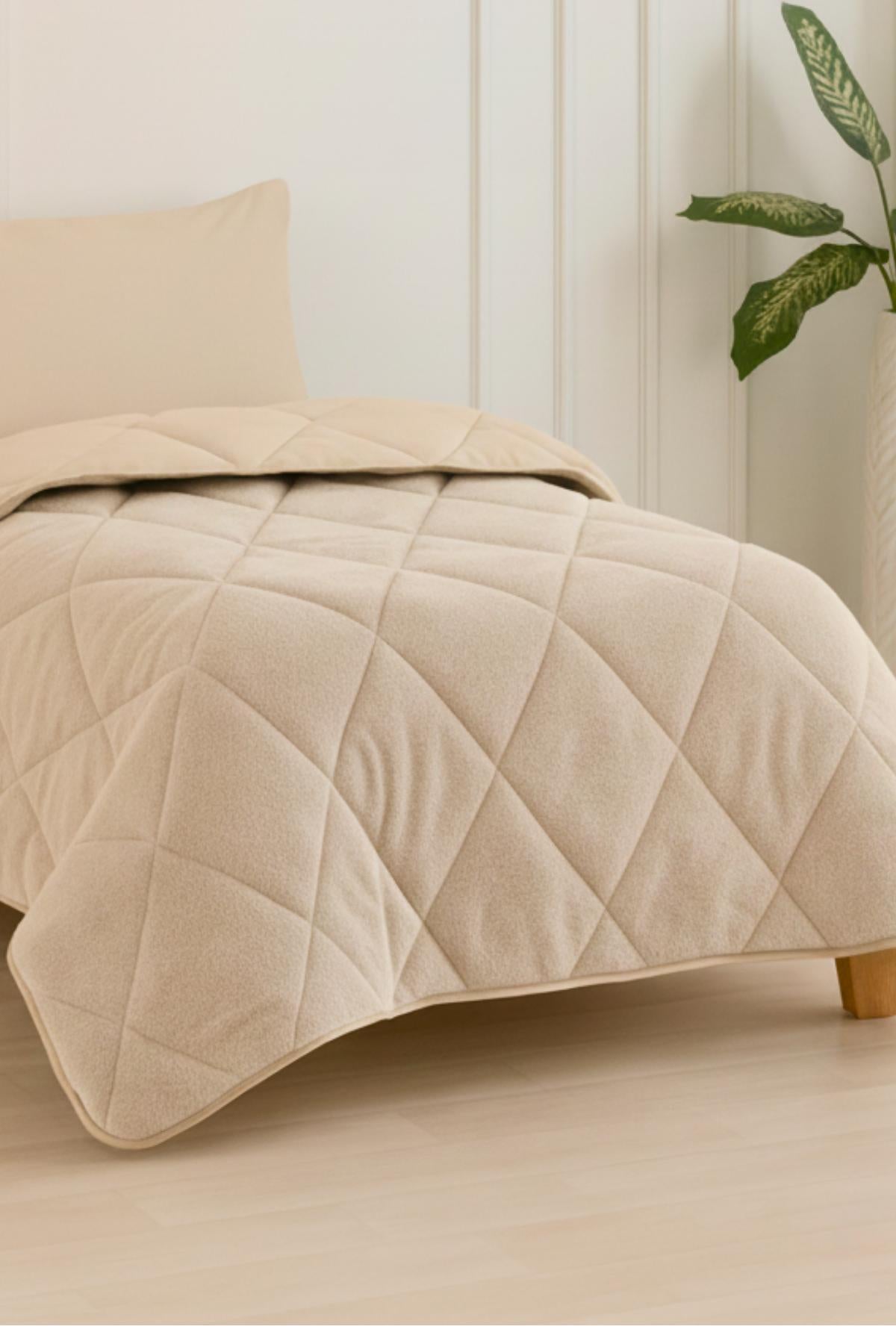 Wellsoft Bettdecke Beige 135x200 cm - Wendbare Ganzjahresdecke, Doppelseitiges Steppbett mit 300 g/m² Füllung, Weich & Pflegeleicht
