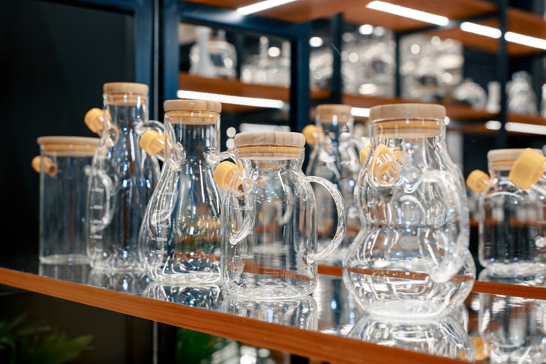 Wilmax Ölflasche 450 ml Glas mit Ausgießer und Filter WL-888961/A