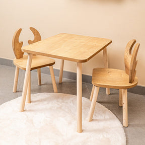 COZYCOLLECTIONS Kindertisch-Set mit Tiermotiv-Stühlen aus Naturholz