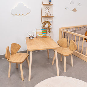 COZYCOLLECTIONS Kindertisch-Set mit Tiermotiv-Stühlen aus Naturholz