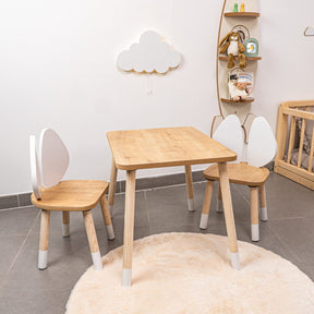 COZYCOLLECTIONS Kindertisch-Set mit Tiermotiv-Stühlen aus Naturholz
