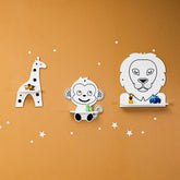 Cozy Collections Wandregal-Set für Kinder mit 3 Safaritieren aus Naturholz – Löwe, Affe & Giraffe, Schwarz-Weiß, 3er-Set