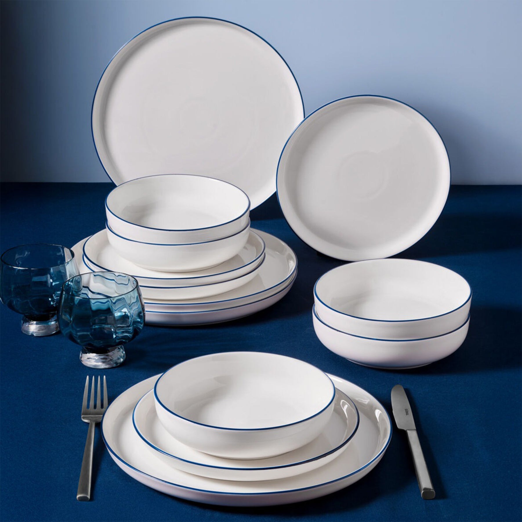 GÜRAL Bilbao Tafelservice 12-tlg., 4 Personen, Bone Porzellan, Creme mit dunkelblauem Rand - Alle Teile