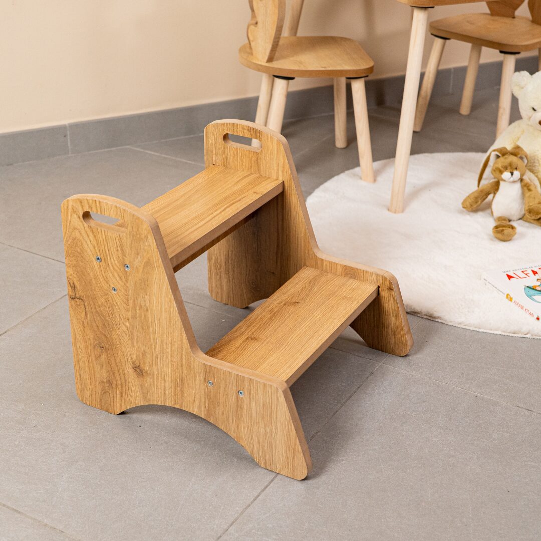 Cozy Collections Montessori-Tritthocker aus Naturholz mit 2 Stufen – bis 70 kg, 38 × 37 × 38 cm, für Kinder 18 Monate–6 Jahre