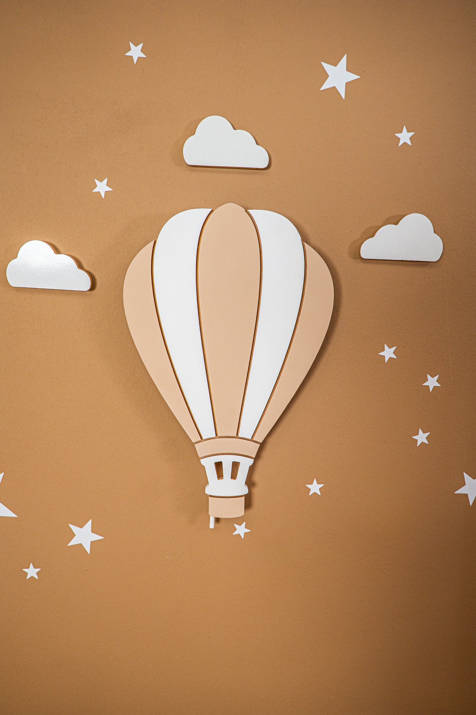 Cozy Collections Handbemalte LED-Wandleuchte Heißluftballon aus Holz – Pastell (Rosa/Beige/Grün), Einzel/Duo/3er-Set