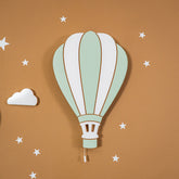 Cozy Collections Handbemalte LED-Wandleuchte Heißluftballon aus Holz – Pastell (Rosa/Beige/Grün), Einzel/Duo/3er-Set