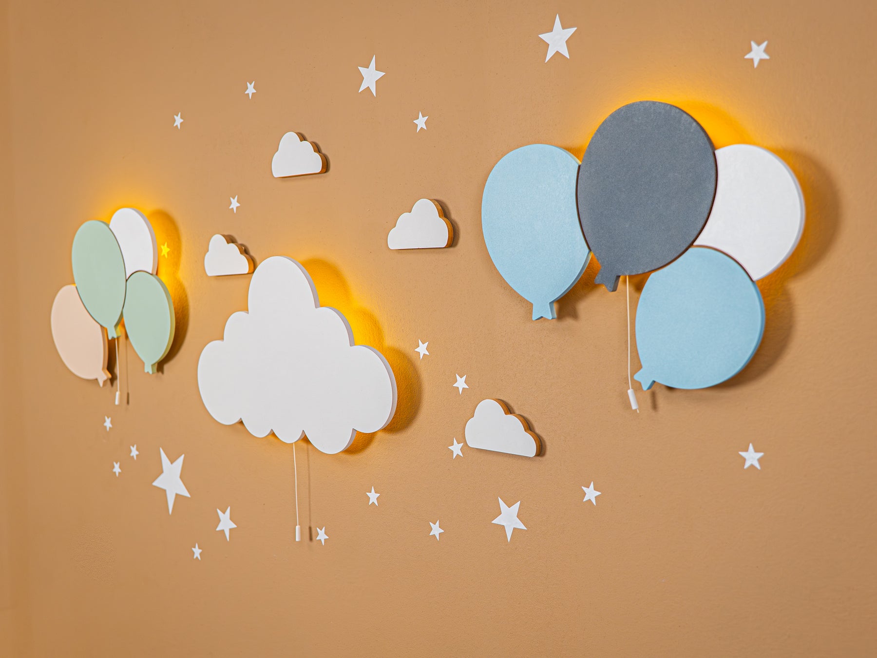 Cozy Collection LED-Wandnachtlicht Ballons & Wolke aus Massivholz – handbemalt, Pastell (Blau/Grün/Weiß),Set-Optionen