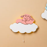 Cozy Collections Handbemalte LED-Wandnachtlichter Elefant & Lamm auf Wolke aus Holz – Pastell (Blau/Rosa/Weiß), 9V batteriebetrieben, Einzel/Duo/Trio