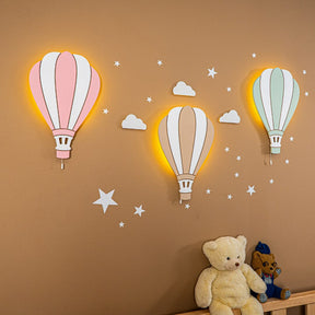 Cozy Collections Handbemalte LED-Wandleuchte Heißluftballon aus Holz – Pastell (Rosa/Beige/Grün), Einzel/Duo/3er-Set