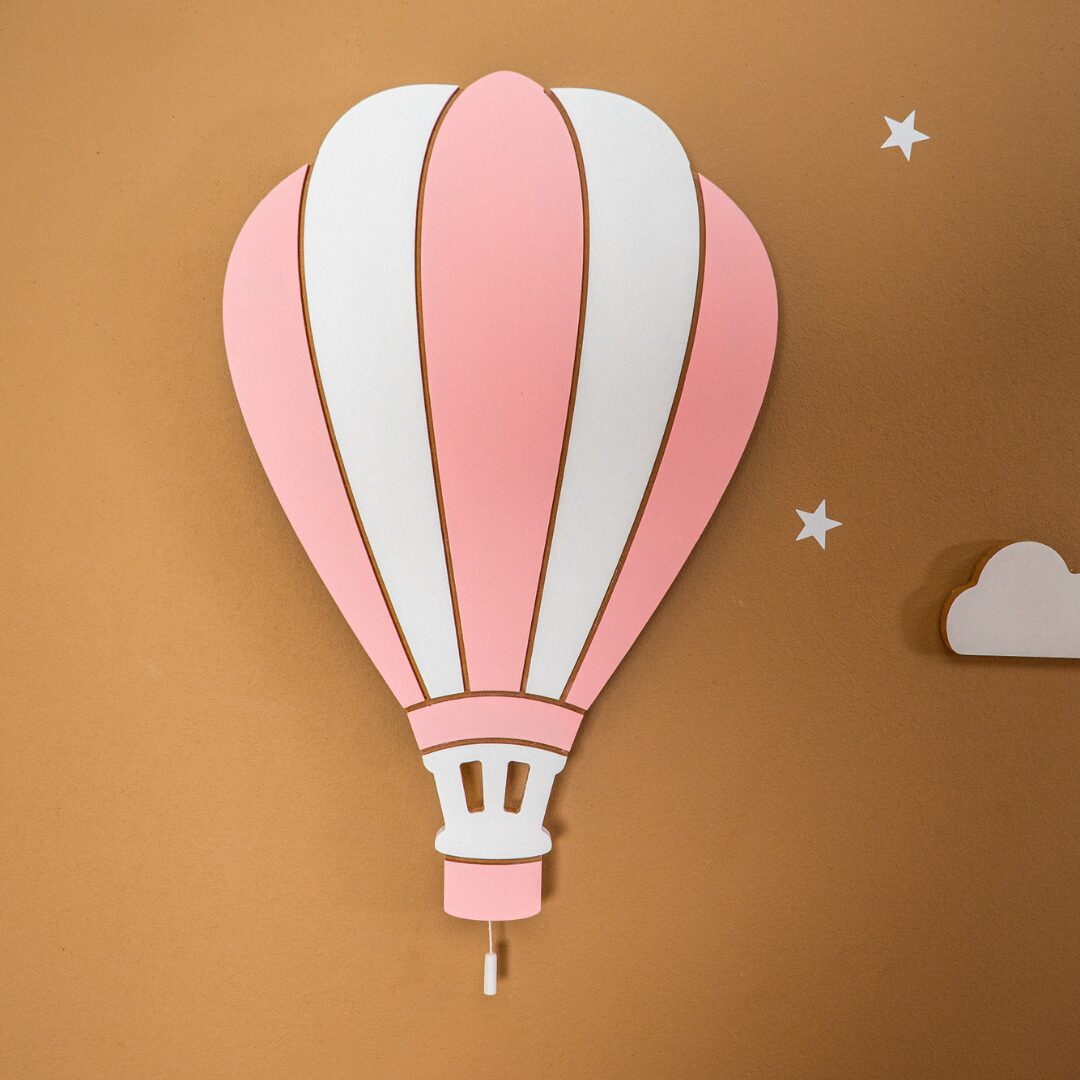 Cozy Collections Handbemalte LED-Wandleuchte in Form eines kappadokischen Heißluftballons aus Holz(LED, Batteriebetrieb)