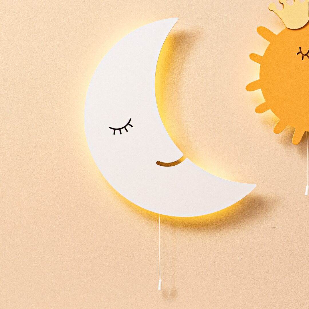 Cozy Collections – Mond-Nachtlicht aus Naturholz(LED, Batteriebetrieb)