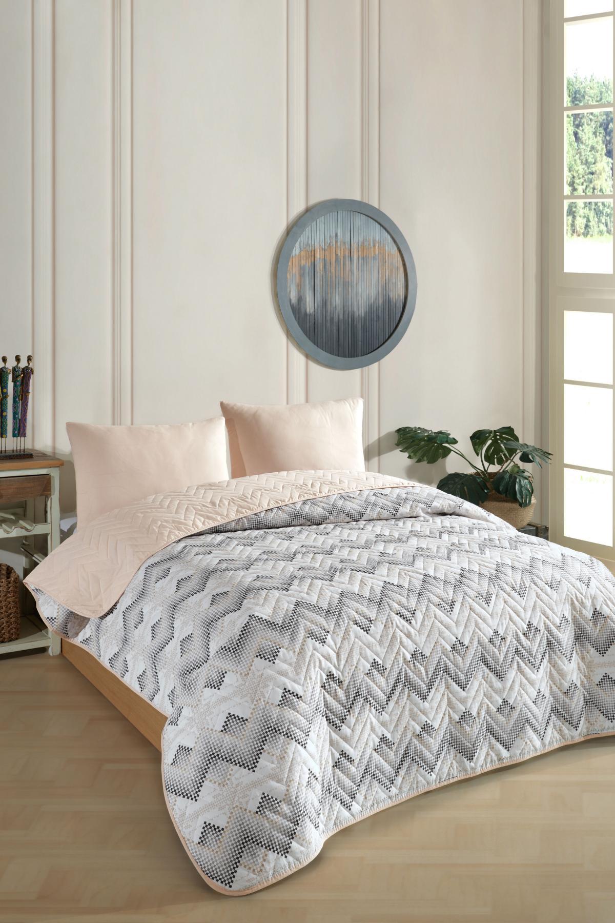 Einzeln gemustertes, gestepptes, doppelseitiges, buntes Piqué-Tagesdecken-Set, 160 x 230 cm (ohne Laken) - Beige
