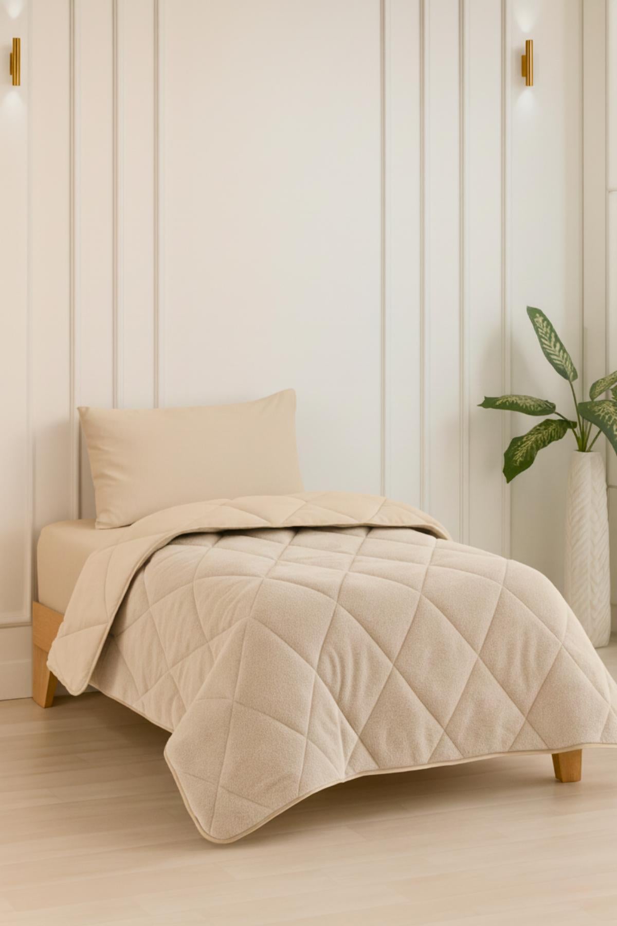 Wellsoft Bettdecke Beige 135x200 cm - Wendbare Ganzjahresdecke, Doppelseitiges Steppbett mit 300 g/m² Füllung, Weich & Pflegeleicht
