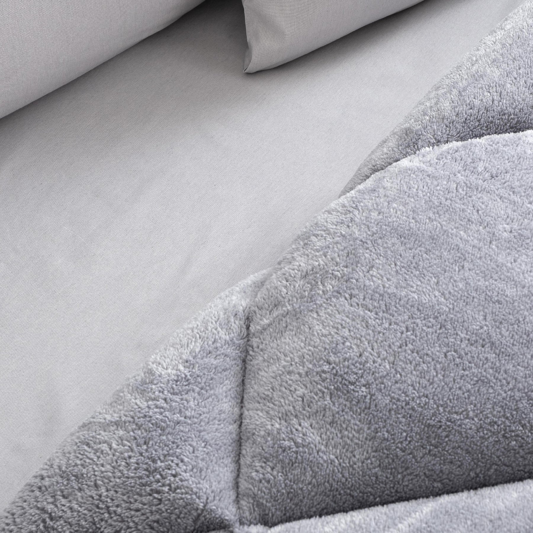 Wellsoft Bettdecke Grau 200x200 cm - Wendbare Ganzjahresdecke, Doppelseitiges Steppbett mit 300 g/m² Füllung, Weich & Pflegeleicht