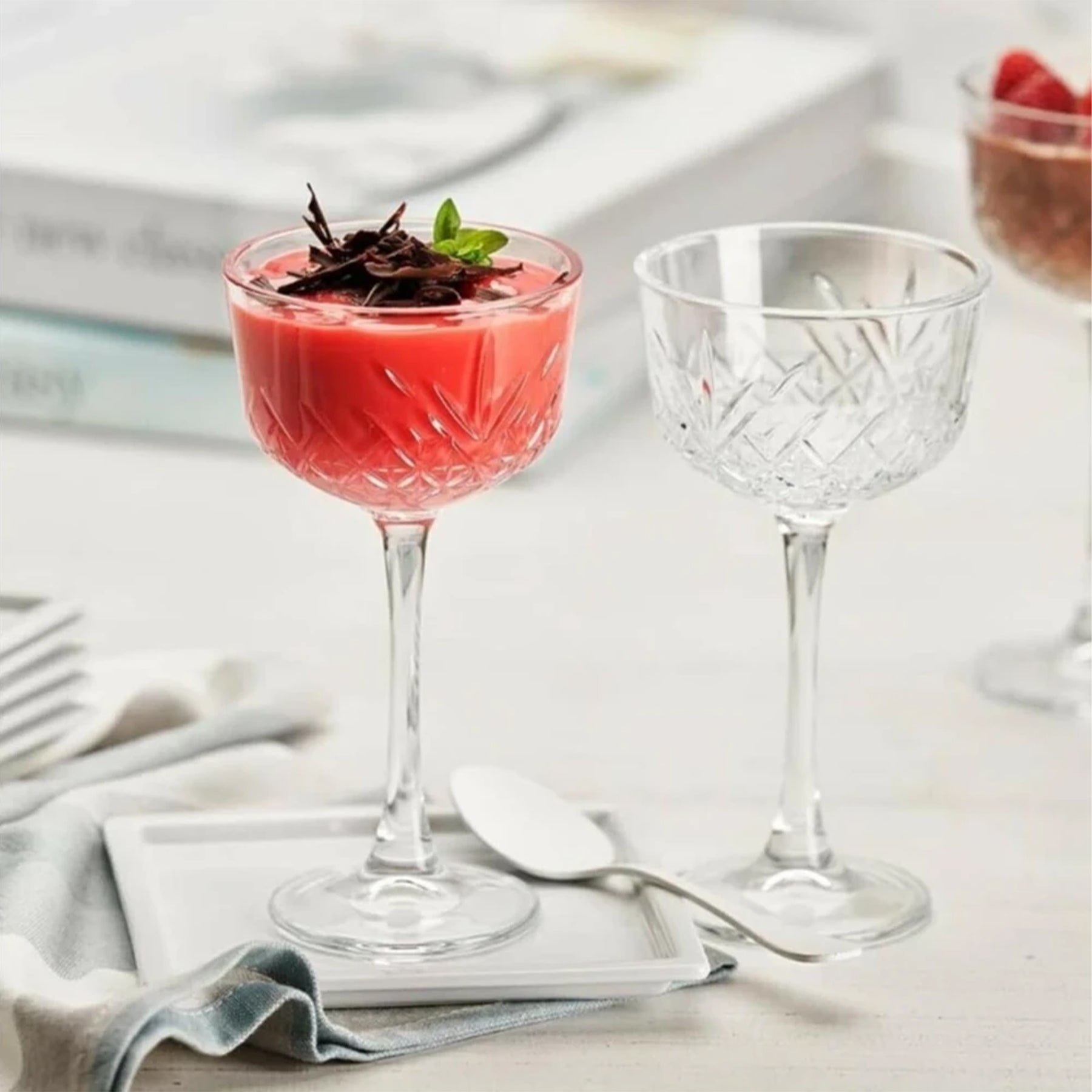 Pasabahce Timeless Nick & Nora Cocktailglas 160 ml - Kristall-Schliff Martini Glas