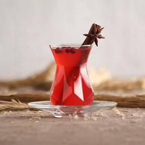 LAV Alya Teeglas 165 ml Schräganansicht mit stabilem Stand