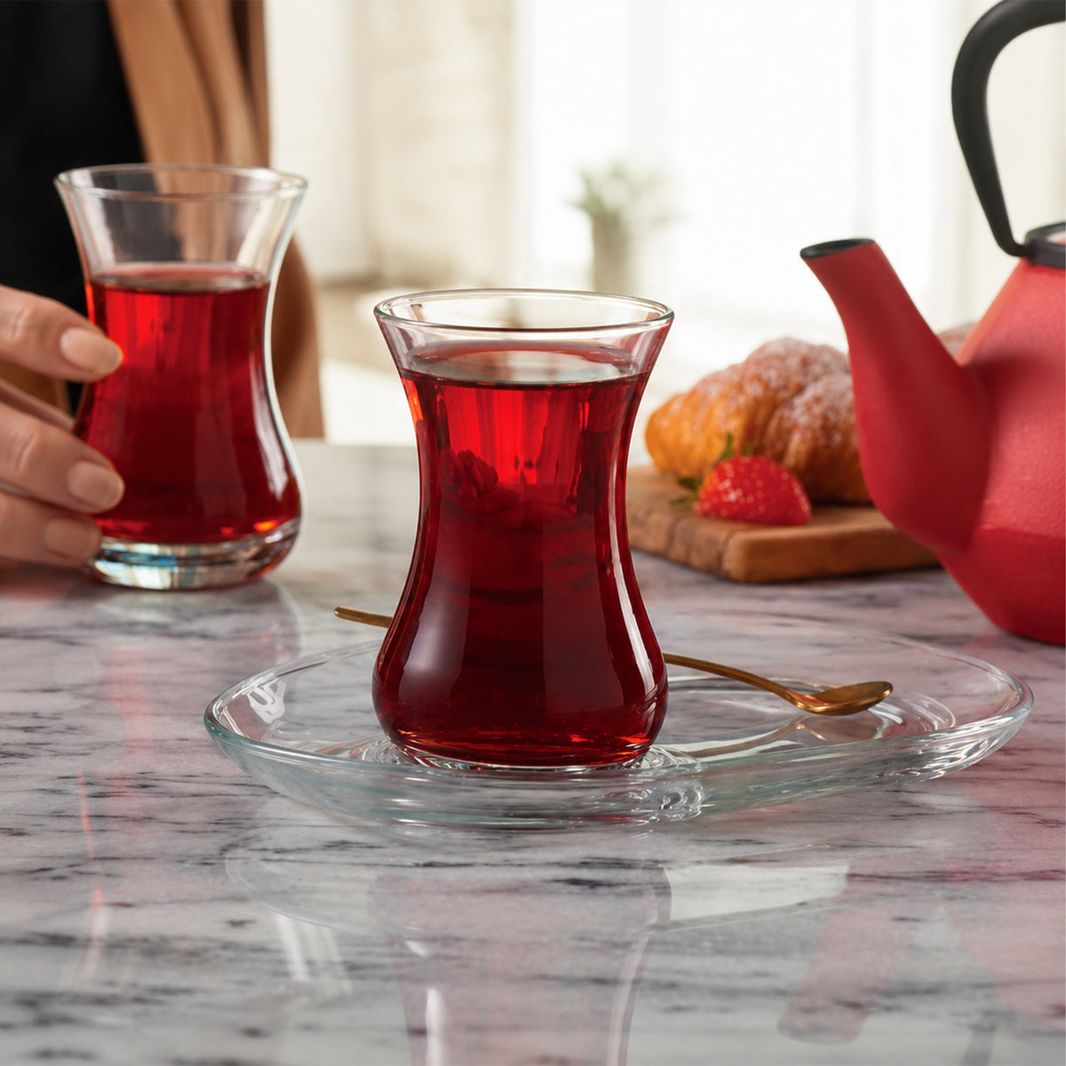 Pasabahce Incebelli Teeset, Teeglas und Untertasse, 125 ml
