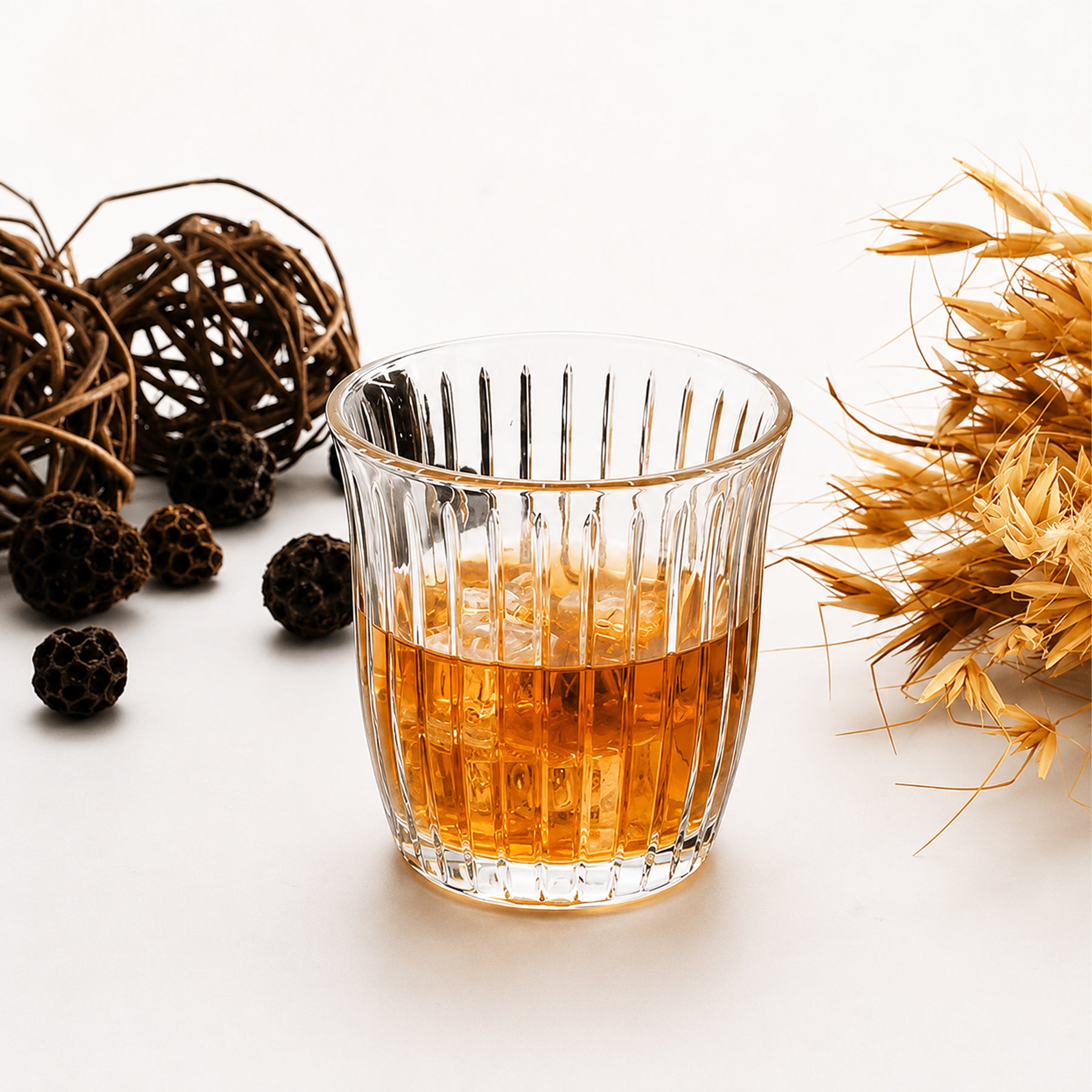 Pasabahce Joy Whiskyglas 280 ml Seitenansicht elegantes Design