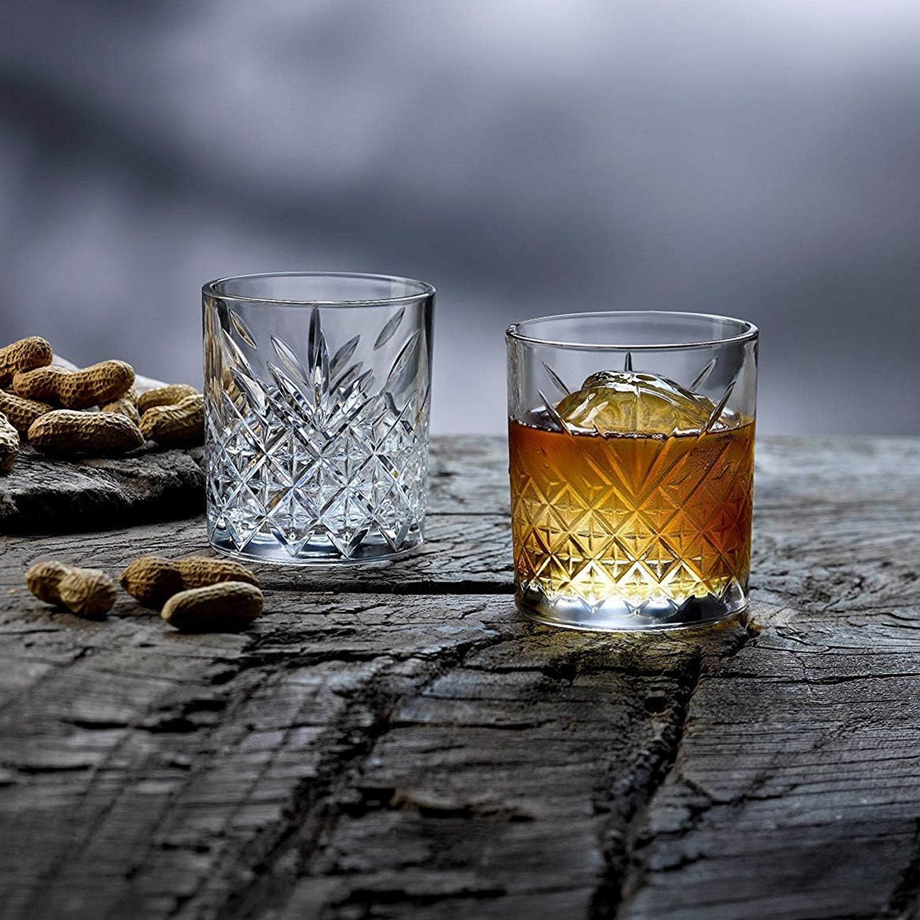 Pasabahce Timeless Whiskygläser Set elegant arrangiert